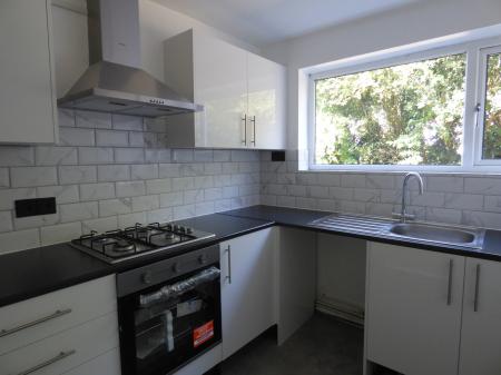 2 bedroom Flat to let in Shepeshall, Lee Chapel North, Basildon, SS15