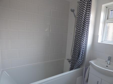 2 bedroom Flat to let in Shepeshall, Lee Chapel North, Basildon, SS15