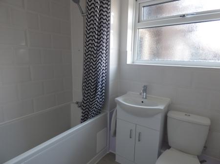 2 bedroom Flat to let in Shepeshall, Lee Chapel North, Basildon, SS15