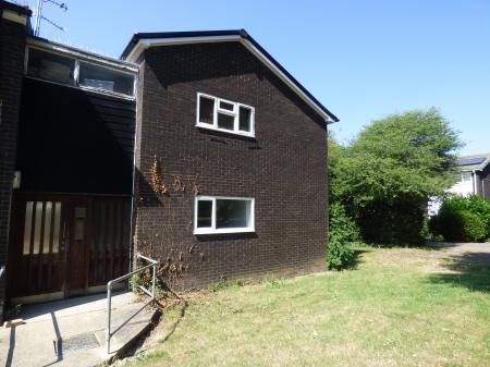 2 bedroom Flat to let in Shepeshall, Lee Chapel North, Basildon, SS15