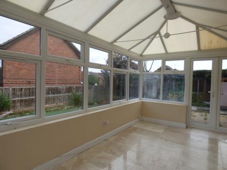 3 bedroom Detached house to let in Redwood Drive