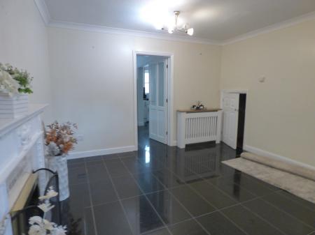 3 bedroom Detached house to let in Redwood Drive