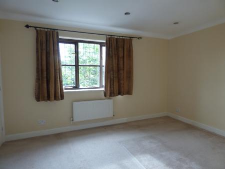 3 bedroom Detached house to let in Redwood Drive
