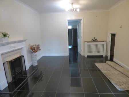3 bedroom Detached house to let in Redwood Drive