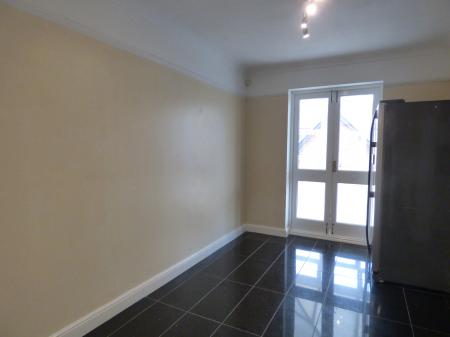 3 bedroom Detached house to let in Redwood Drive