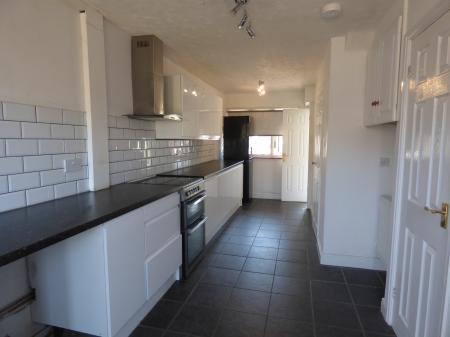 3 bedroom Terraced House to let in Whitmore Way, Basildon, SS14