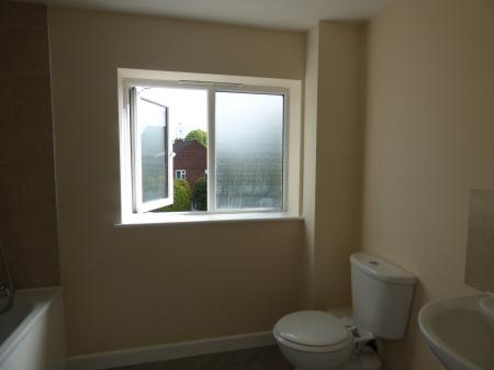 1 bedroom Flat to let in Langham Crescent, Billericay, CM12