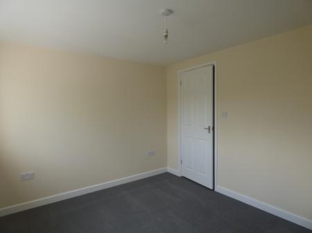 1 bedroom Flat to let in Langham Crescent, Billericay, CM12