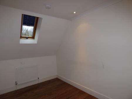 4 bedroom Town house to let in Greensleeves Drive, Brentwood, CM14