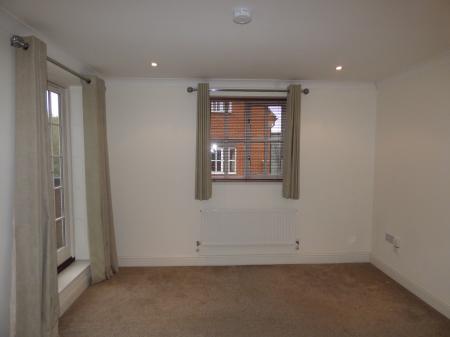 4 bedroom Town house to let in Greensleeves Drive, Brentwood, CM14