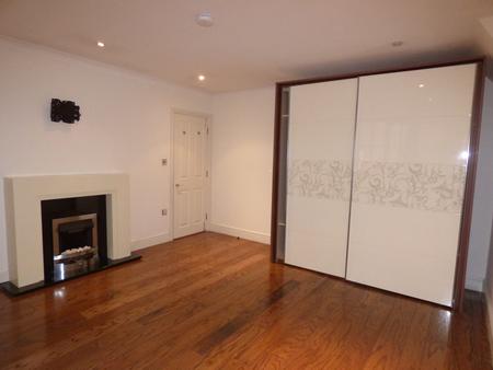 4 bedroom Town house to let in Greensleeves Drive, Brentwood, CM14