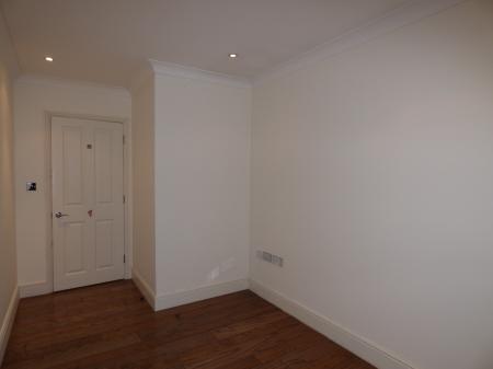 4 bedroom Town house to let in Greensleeves Drive, Brentwood, CM14