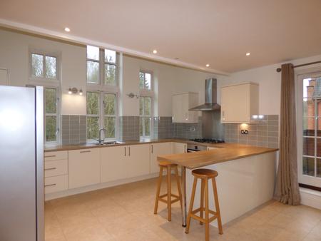 4 bedroom Town house to let in Greensleeves Drive, Brentwood, CM14