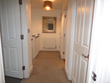 4 bedroom Town house to let in Greensleeves Drive, Brentwood, CM14