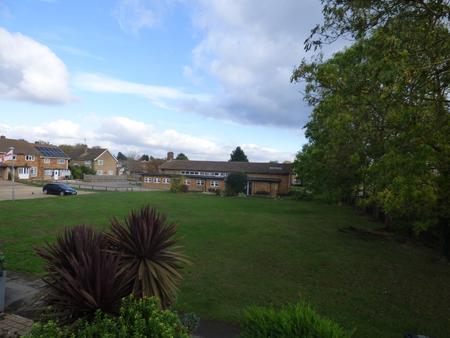 3 bedroom Terraced House to let in Curling Walk, Basildon, SS14