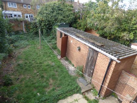 3 bedroom Terraced House to let in Curling Walk, Basildon, SS14