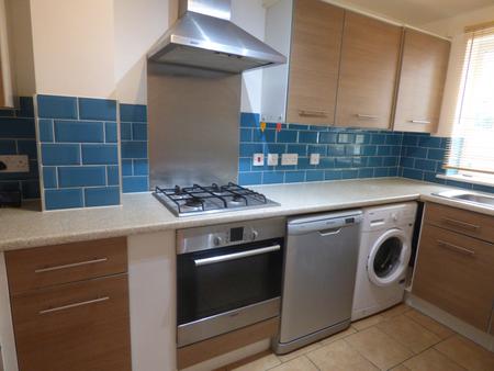 2 bedroom Terraced House to let in Beeston Court, Laindon, SS15