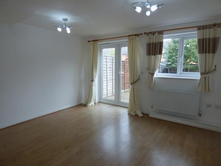 2 bedroom Terraced House to let in Beeston Court, Laindon, SS15