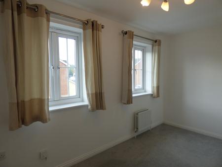2 bedroom Terraced House to let in Beeston Court, Laindon, SS15
