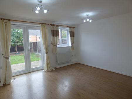 2 bedroom Terraced House to let in Beeston Court, Laindon, SS15