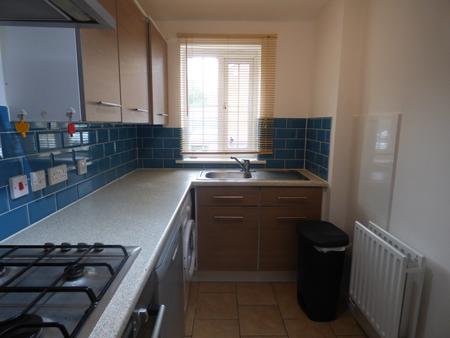 2 bedroom Terraced House to let in Beeston Court, Laindon, SS15