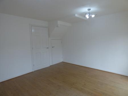 2 bedroom Terraced House to let in Beeston Court, Laindon, SS15