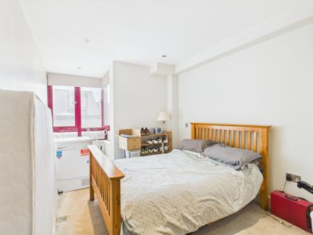 1 bedroom Flat for sale in 15 -16 London Street, Town Centre, Basingstoke, RG21