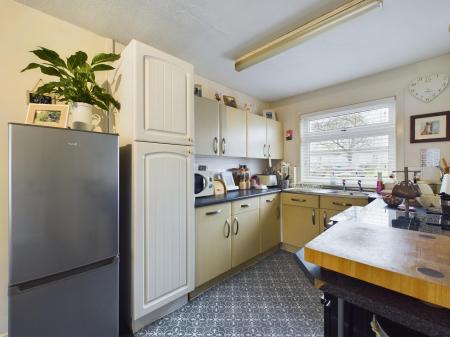 3 bedroom Terraced House for sale in Abbey Road, Popley, Basingstoke, RG24