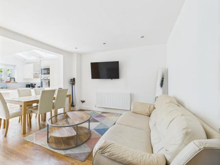 3 bedroom End of terrace house for sale in Alexandra Road, Basingstoke, RG21