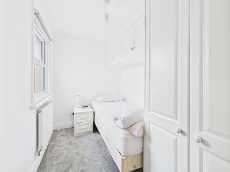 3 bedroom End of terrace house for sale in Alexandra Road, Basingstoke, RG21