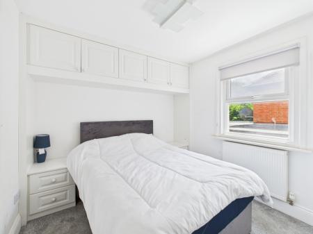 3 bedroom End of terrace house for sale in Alexandra Road, Basingstoke, RG21