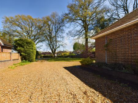 3 bedroom Bungalow for sale in Barn Lane, Oakley, RG23