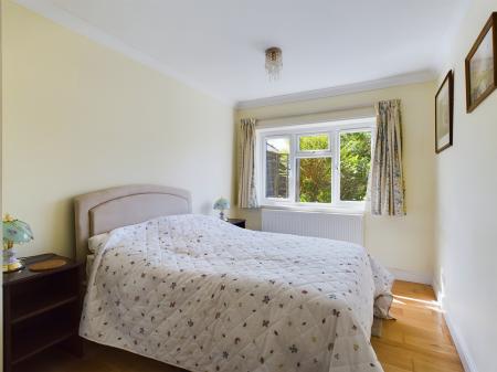 3 bedroom Bungalow for sale in Barn Lane, Oakley, RG23