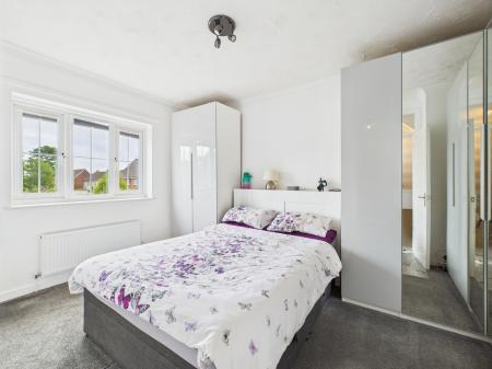 4 bedroom Semi-detached house for sale in Baynard Close, Basingstoke, RG21