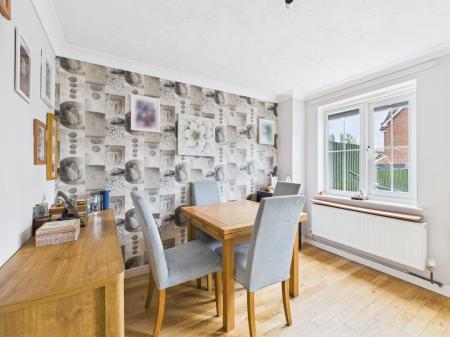 4 bedroom Semi-detached house for sale in Baynard Close, Basingstoke, RG21