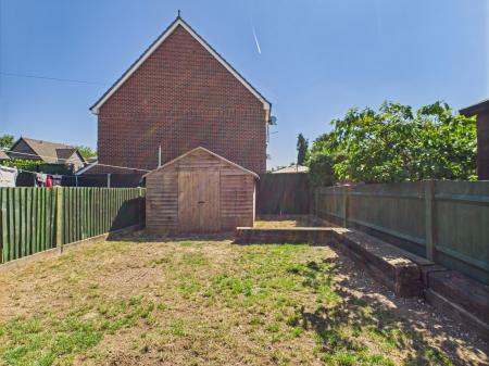 4 bedroom Semi-detached house for sale in Baynard Close, Basingstoke, RG21