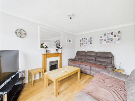 4 bedroom Semi-detached house for sale in Baynard Close, Basingstoke, RG21