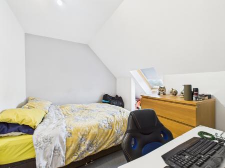 4 bedroom Semi-detached house for sale in Baynard Close, Basingstoke, RG21