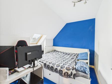 4 bedroom Semi-detached house for sale in Baynard Close, Basingstoke, RG21