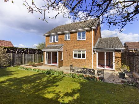 4 bedroom Detached house for sale in Belmont Heights, Hatch Warren, Basingstoke, RG22