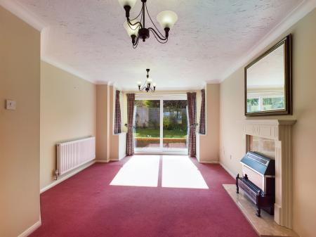 4 bedroom Detached house for sale in Belmont Heights, Hatch Warren, Basingstoke, RG22