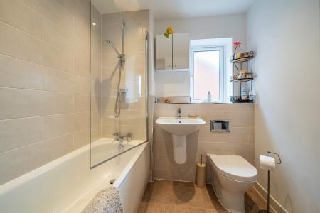 4 bedroom Detached house for sale in Blue Hut Way, Basingstoke, RG23