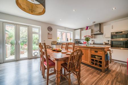 4 bedroom Detached house for sale in Blue Hut Way, Basingstoke, RG23