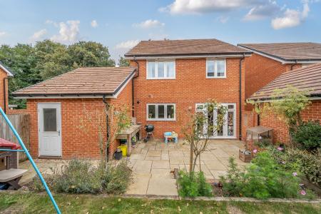 4 bedroom Detached house for sale in Blue Hut Way, Basingstoke, RG23