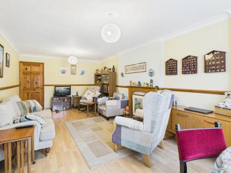 2 bedroom Flat for sale in Borodin Close, Basingstoke, RG22