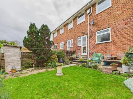 2 bedroom Flat for sale in Borodin Close, Basingstoke, RG22