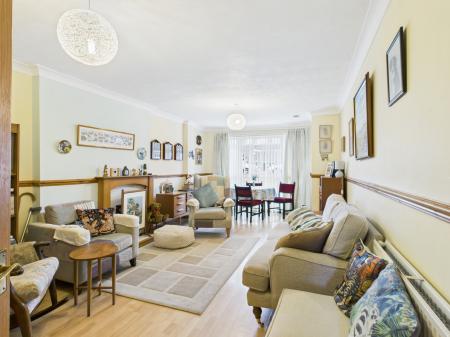 2 bedroom Flat for sale in Borodin Close, Basingstoke, RG22