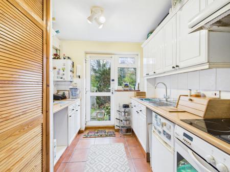 2 bedroom Flat for sale in Borodin Close, Basingstoke, RG22