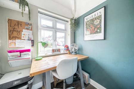 4 bedroom Semi-detached house for sale in Bramblys Drive, Basingstoke, RG21