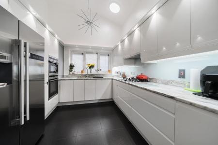 4 bedroom Detached house for sale in Brickfields Close, Lychpit, Basingstoke, RG24